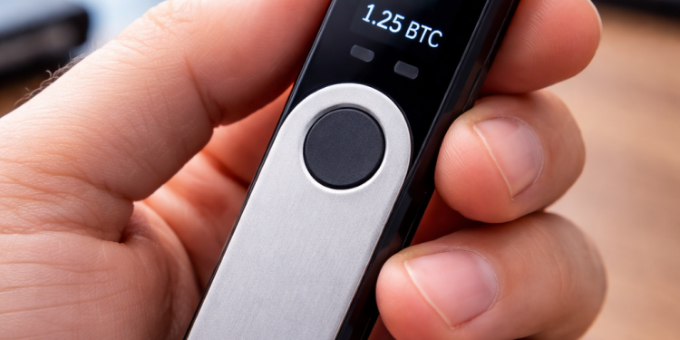 Hot Wallets vs. Cold Storage: What Beginners Need to Know to Keep Their Crypto Safe